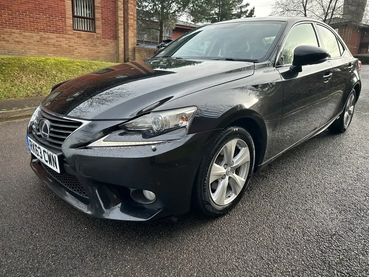 Used Lexus IS300h 223 HP (164 kW) 2013 Black Sedan