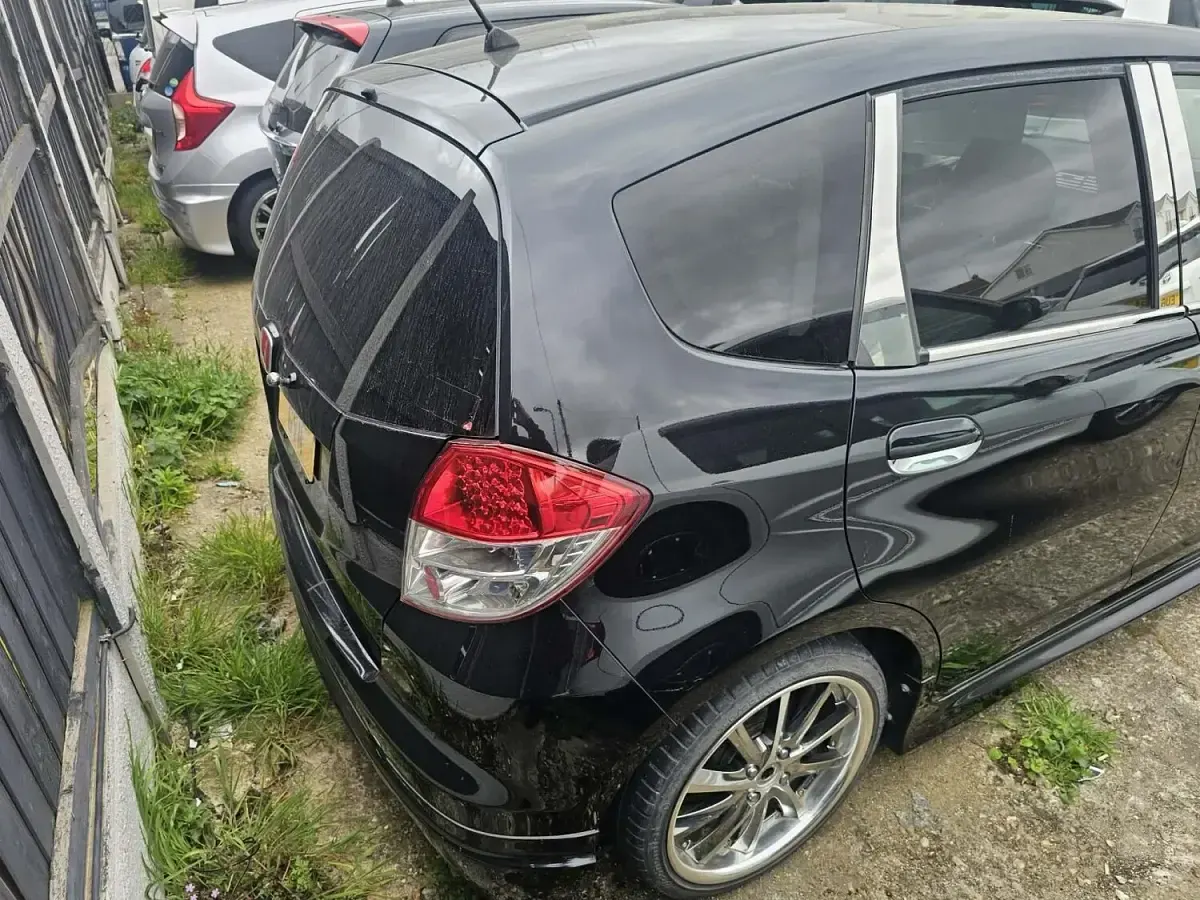 Used Honda Fit 98 HP (72 kW) 2025 Black Hatchback