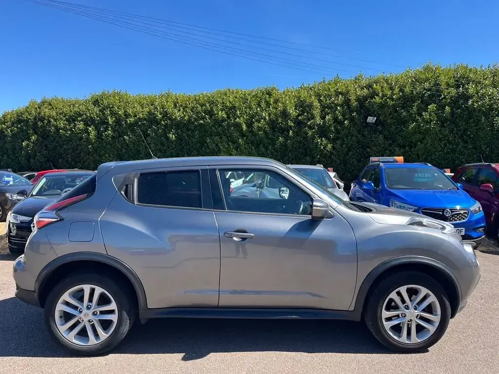 Used Nissan Juke N-Connecta 115 HP (84 kW) 2016 Grey SUV