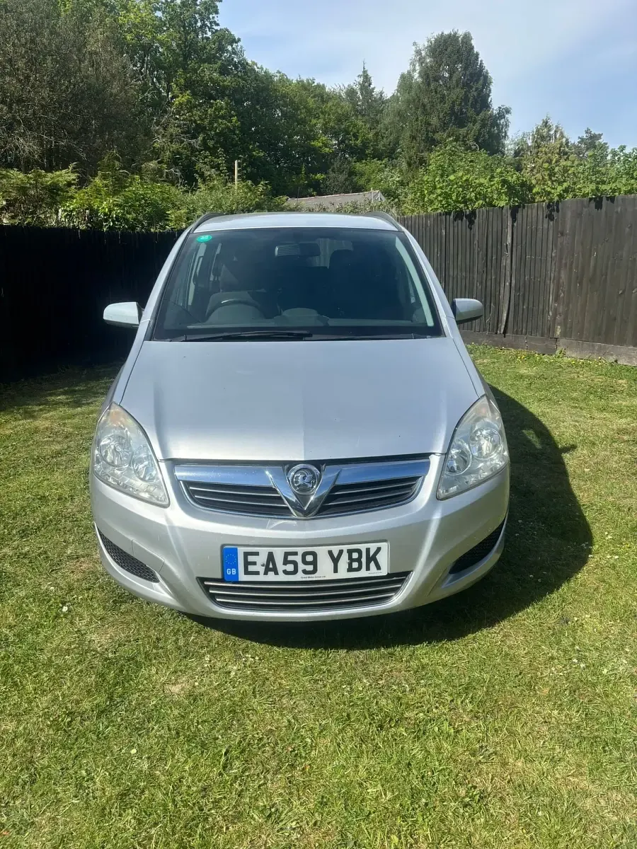 Used Vauxhall Zafira 115 HP (84 kW) 2009 Silver MPV