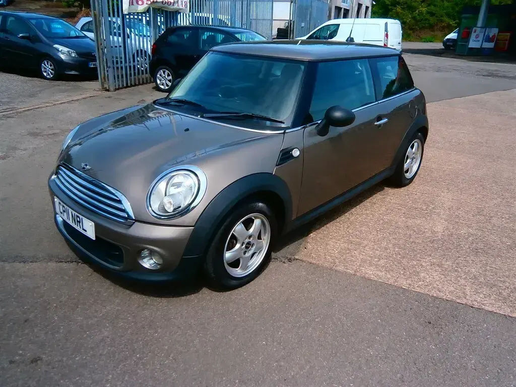 Used Mini ONE Hatch 98 HP (72 kW) 2011 Silver Hatchback