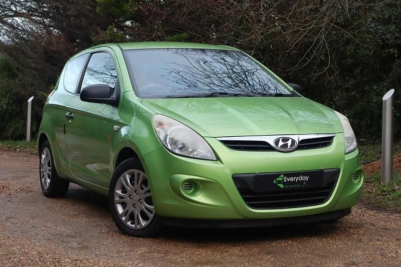 Green Used 2010 Hyundai i20 Classic Hatchback | £799 (Fair price) - Image 1/4