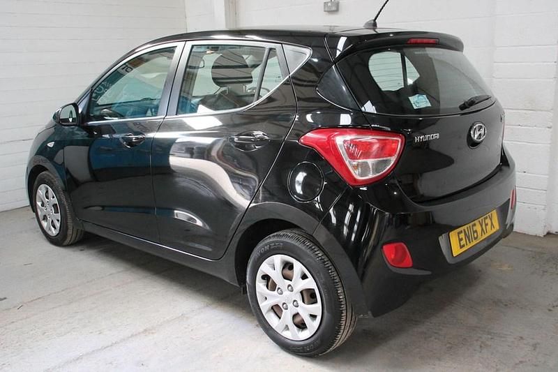 Used Hyundai i10 SE 87 HP (63 kW) 2016 Black Hatchback