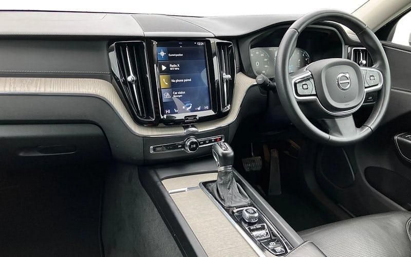 Used Volvo XC60 Inscription 250 HP (183 kW) 2018 Silver SUV