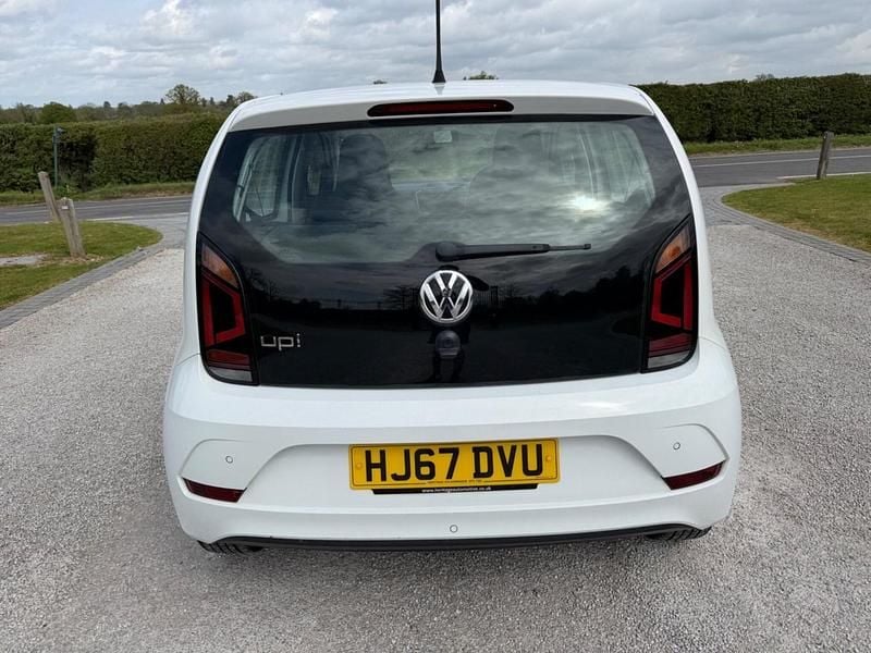 Used VW up! move up! 60 HP (44 kW) 2017 White Hatchback