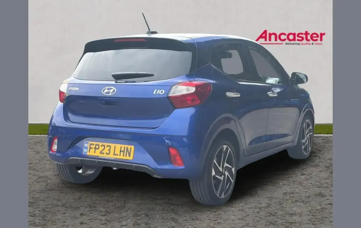Used Hyundai i10 Premium 83 HP (61 kW) 2023 Blue Hatchback