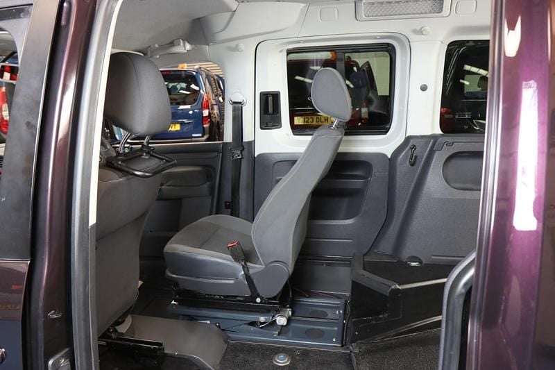 Used VW Caddy 2014 Mauve MPV