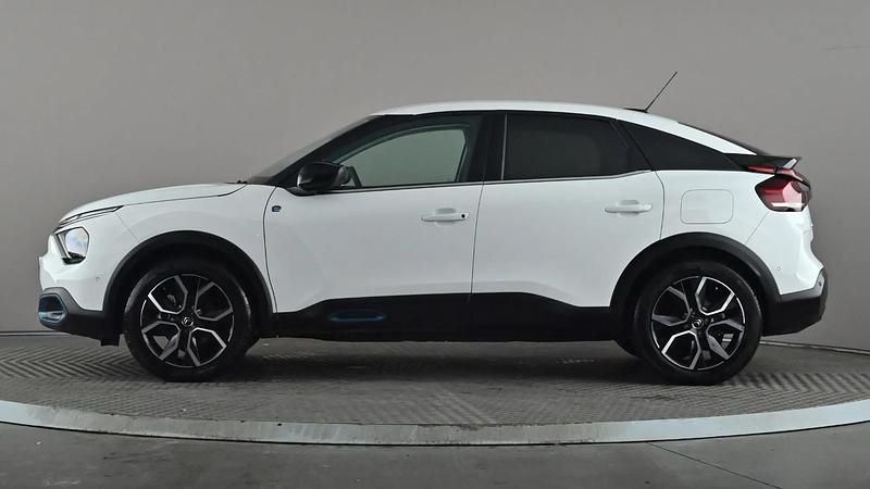 Used Citroën e-C4 Shine 100 kW (136 HP) 2022 White Hatchback