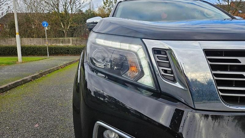 Used Nissan Navara Tekna 190 HP (139 kW) 2021 Black Pickup