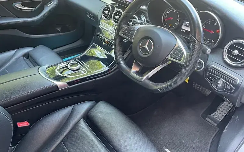 Used Mercedes C220 Edition 170 HP (125 kW) 2018 Silver Estate