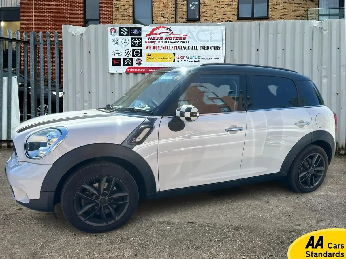 Used Mini Cooper 2012 White Hatchback