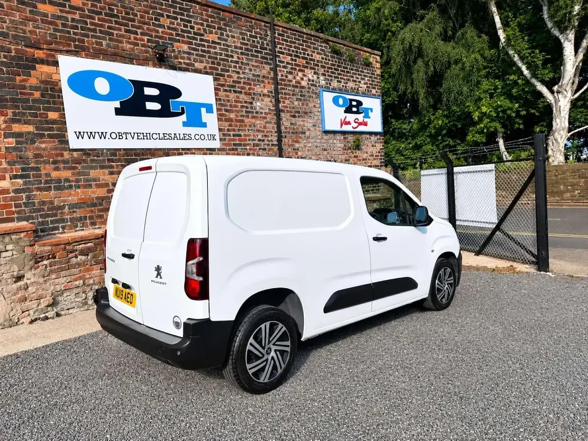 Used Peugeot Partner 2019 White MPV