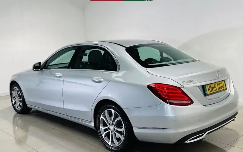 Used Mercedes C200 184 HP (135 kW) 2015 Sedan