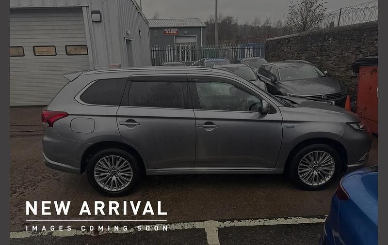 Used Mitsubishi Outlander P-HEV 174 HP (127 kW) 2018 Grey SUV