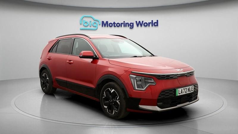 Used Kia e-Niro 147 kW (201 HP) 2023 Red SUV