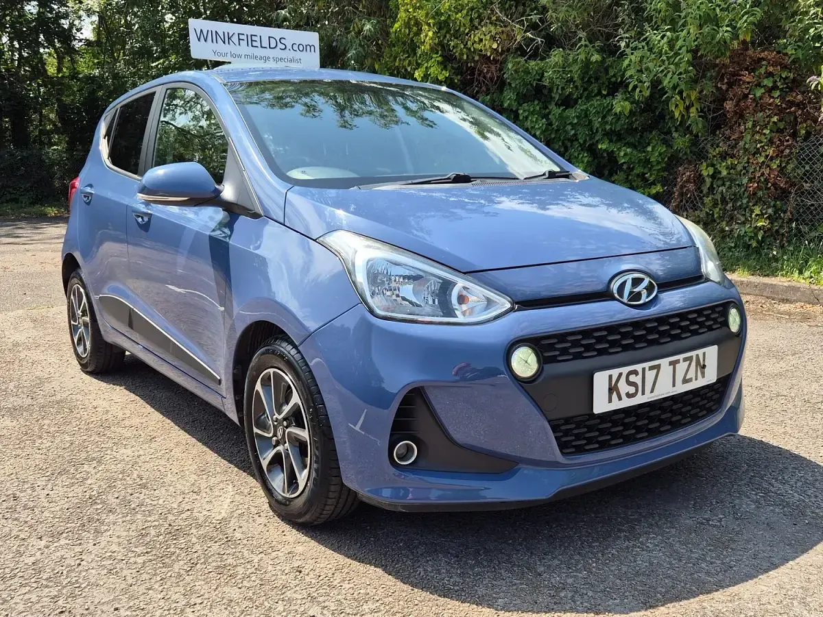 Used Hyundai i10 Premium 66 HP (48 kW) 2017 Blue Hatchback