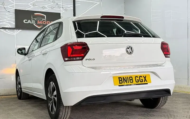 Used VW Polo SE 95 HP (69 kW) 2018 Beige Hatchback