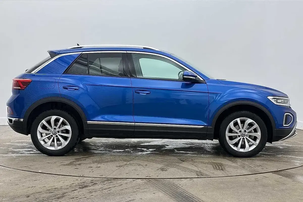 Used VW T-Roc Style 150 HP (110 kW) 2025 Blue SUV