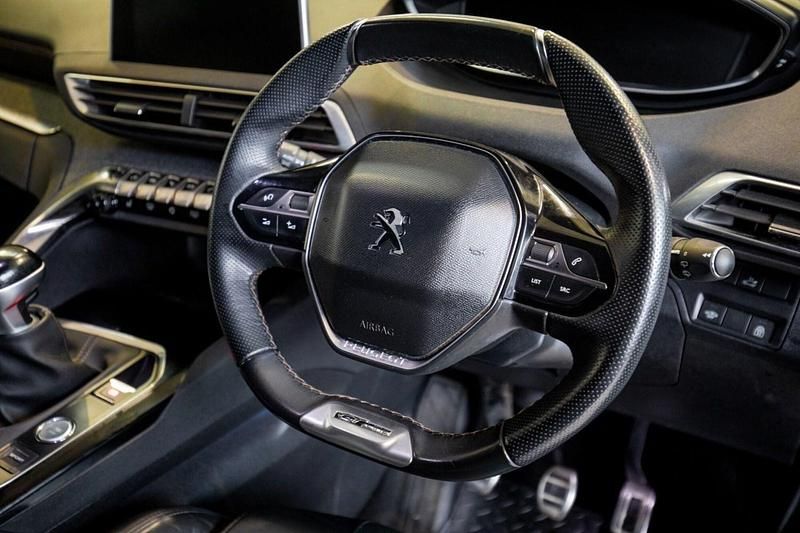 Used Peugeot 5008 GT-line 150 HP (110 kW) 2017 Green Hatchback