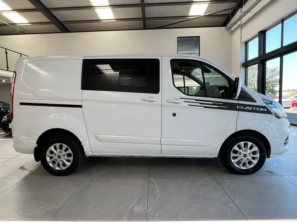 Used Ford Transit Custom Limited 170 HP (125 kW) 2020 White Van