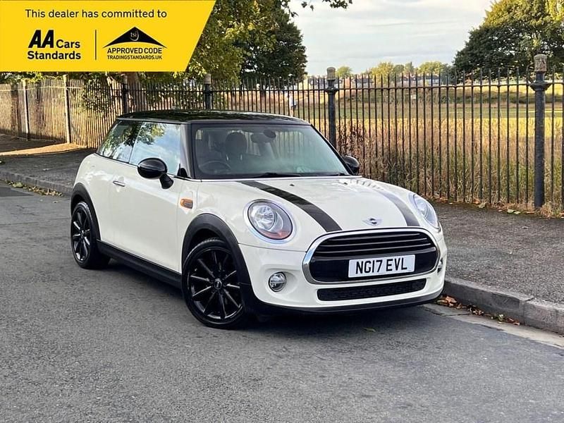 White Used 2017 Mini Cooper Hatch Hatchback | £9,695 (Fair price) - Image 1/4
