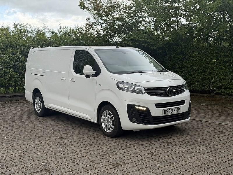 Used Vauxhall Vivaro Sportive 100 HP (73 kW) 2019 White MPV
