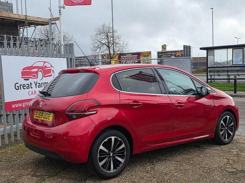 Used Peugeot 208 S 2018 Red Hatchback