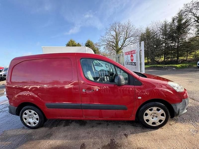 Used Peugeot Partner 2014 Red
