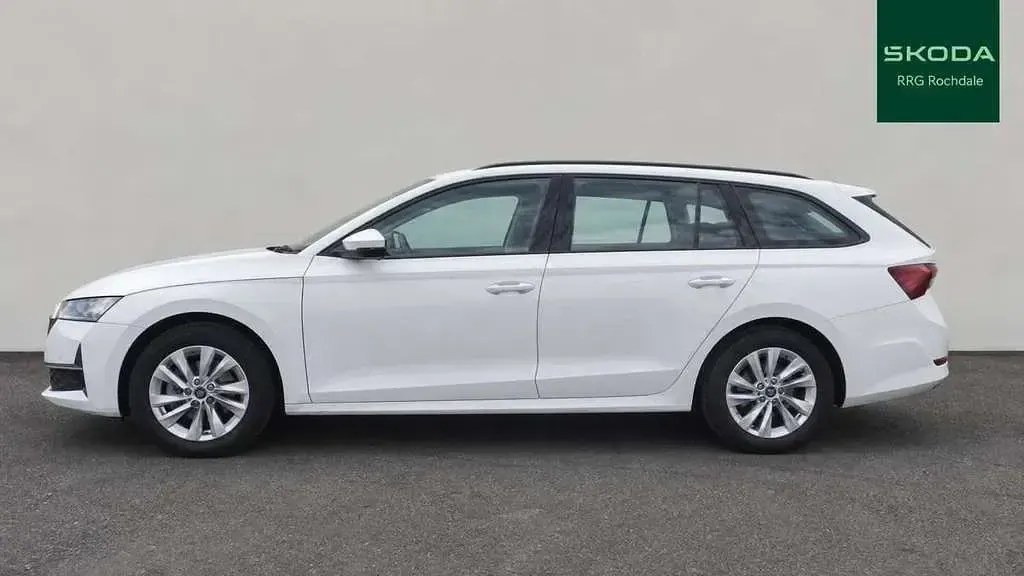Used Skoda Octavia SE Technology 113 HP (83 kW) 2025 Moon white metallic Estate