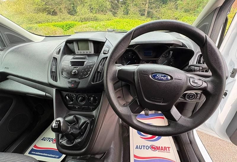 Used Ford Transit Connect 100 HP (73 kW) 2017 White MPV