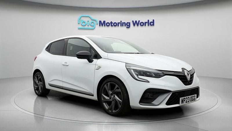 Used Renault Clio V RS Line 2023 White Hatchback