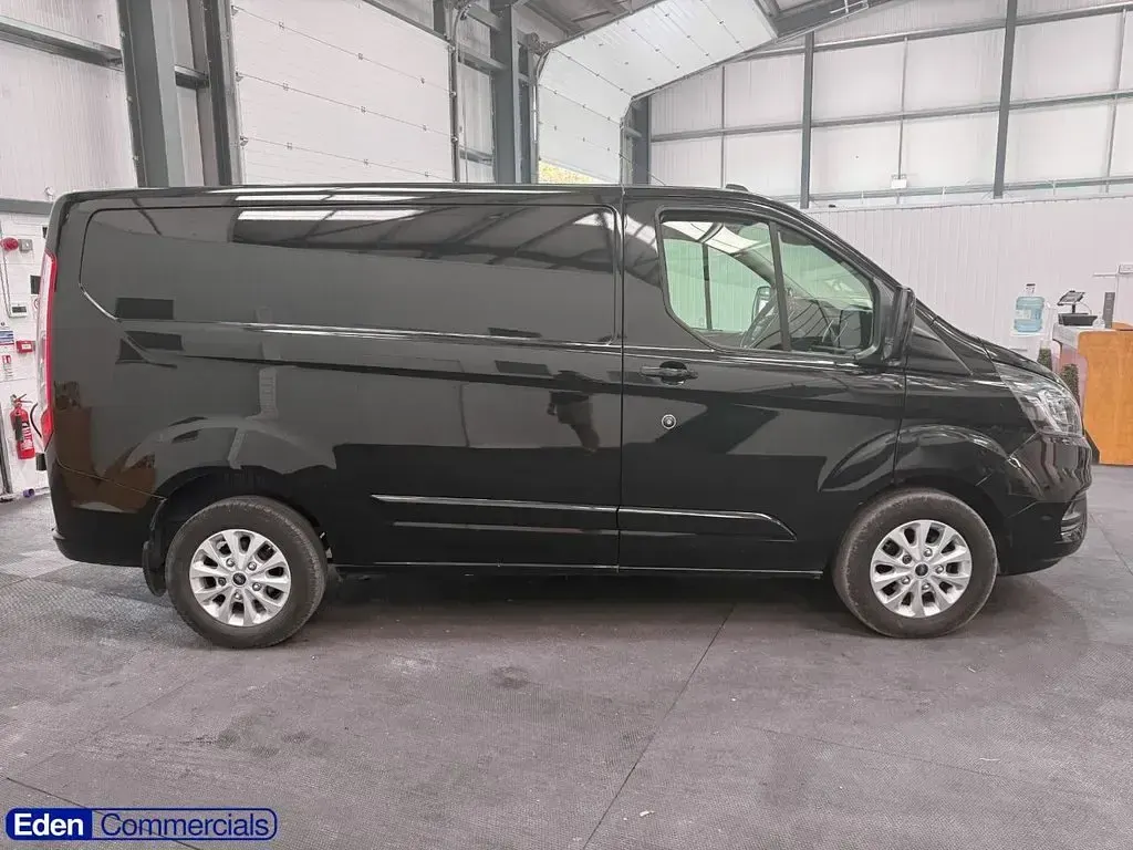 Used Ford Transit Custom Limited 130 HP (95 kW) 2020 Black Van