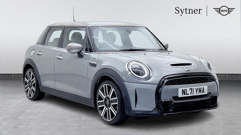 Grey Used 2021 Mini Cooper S Exclusive Hatchback | £19,000 (Fair price) - Image 1/4