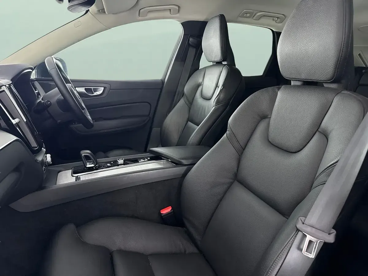Used Volvo XC60 Plus 2024 Grey SUV