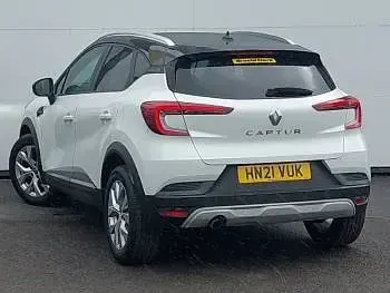 Used Renault Captur Iconic 130 HP (95 kW) 2021 White/black SUV
