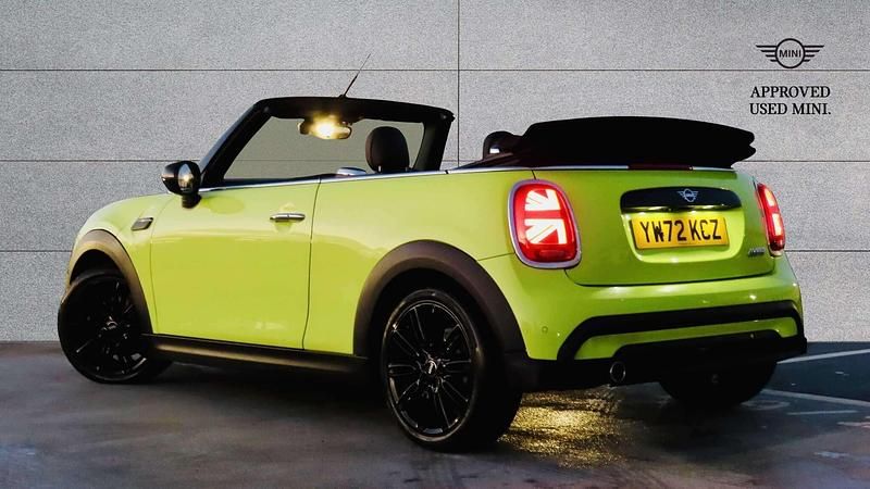 Used Mini Cooper Exclusive 134 HP (98 kW) 2022 Yellow Hatchback