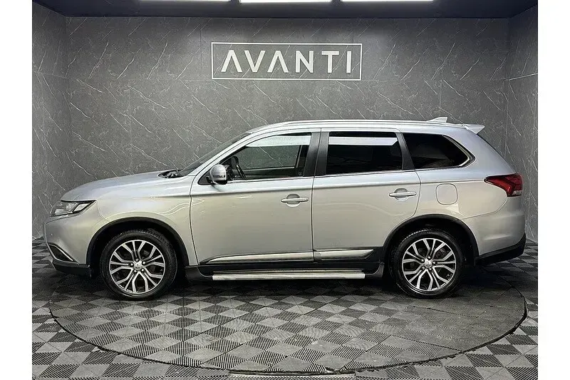 Used Mitsubishi Outlander 147 HP (108 kW) 2017 Silver SUV