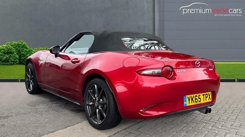 Used Mazda MX5 160 HP (117 kW) 2015 Red Cabriolet