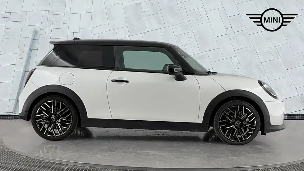 Used Mini Cooper S Hatch 201 HP (147 kW) 2025 White Hatchback