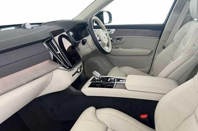 Used Volvo XC90 Ultra 250 HP (183 kW) 2025 Black SUV