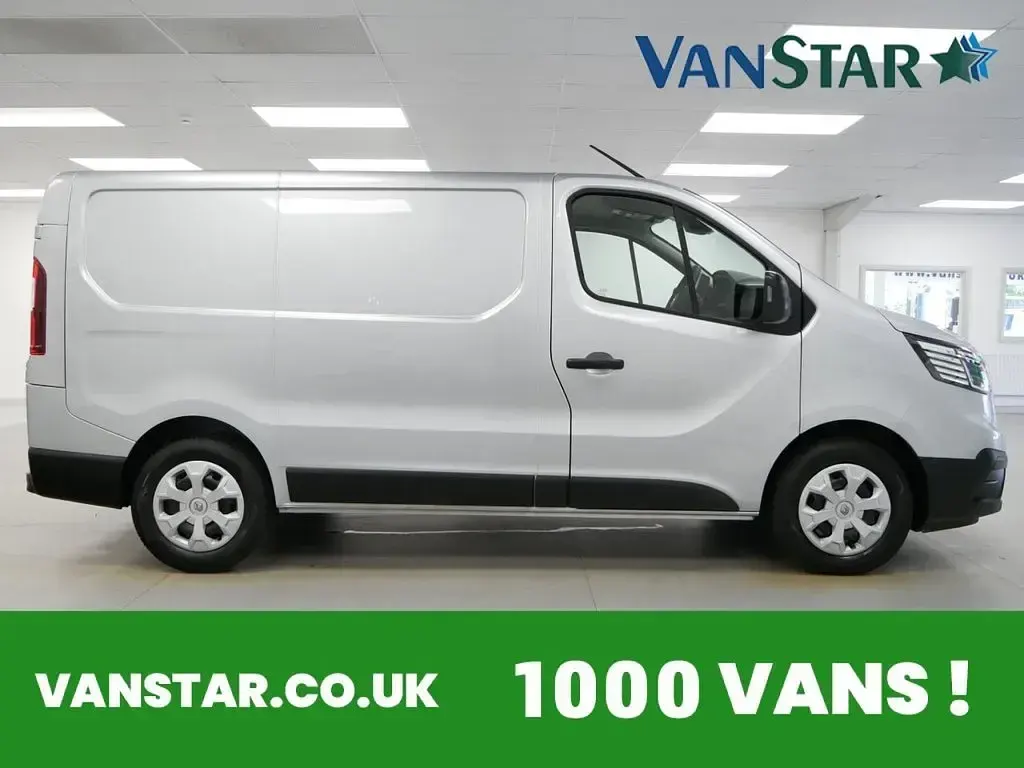 Used Renault Trafic Business 150 HP (110 kW) 2023 Grey MPV