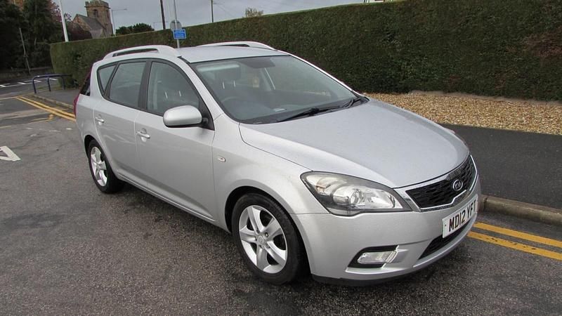 Used Kia Ceed 2012 Silver Hatchback