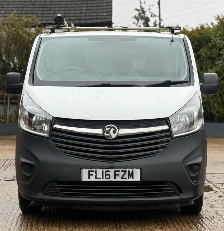 White Used 2016 Vauxhall Vivaro S MPV | £6,990 (Fair price) - Image 1/2
