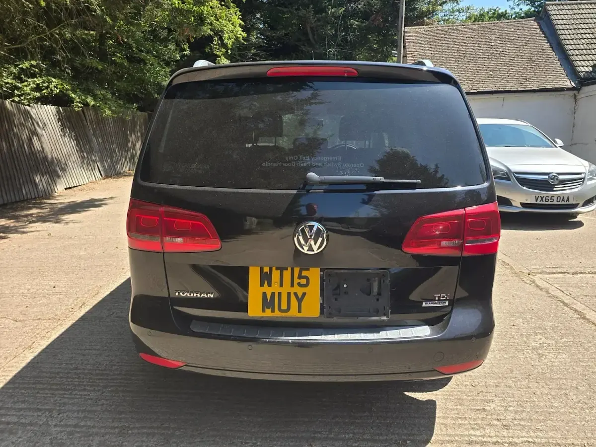Used VW Touran SE 105 HP (77 kW) 2015 Black MPV