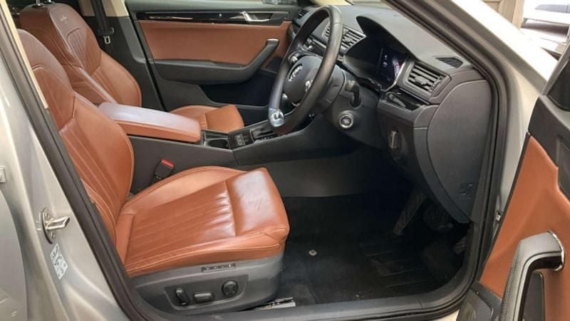 Used Skoda Superb 150 HP (110 kW) 2022 Silver Estate