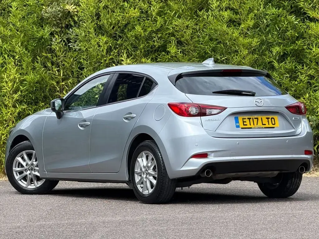 Used Mazda 3 121 HP (88 kW) 2017 Silver Hatchback