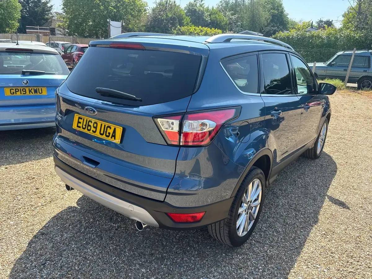 Used Ford Kuga Titanium 150 HP (110 kW) 2019 Blue SUV