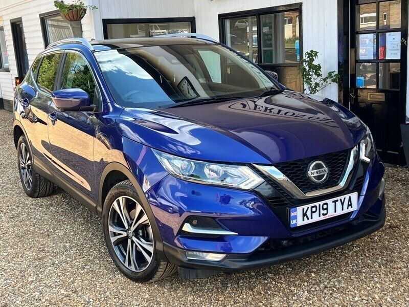 Blue Used 2019 Nissan Qashqai N-Connecta SUV | £9,998 (Fair price) - Image 1/4