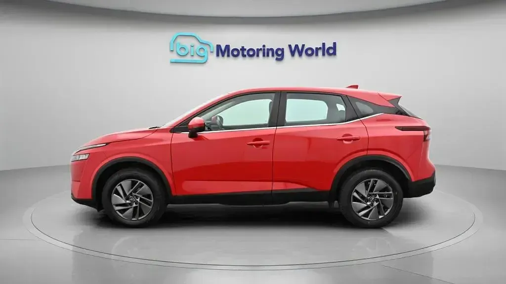 Used Nissan Qashqai Acenta Premium 140 HP (102 kW) 2023 Red SUV