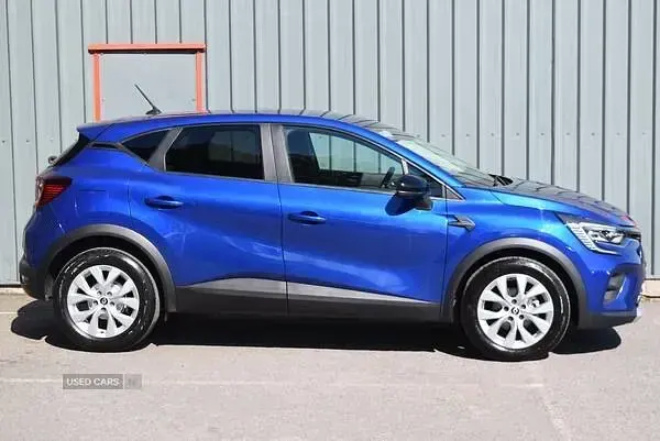 Used Renault Captur Iconic 140 HP (102 kW) 2022 Blue SUV